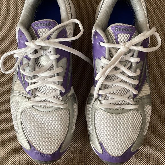 Reebok ladies size 9 easy tone sneakers. White with purple & silver/gray trim.💜 - Picture 2 of 10